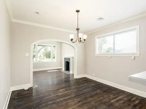4528 Ave R 1/2 Galveston TX 77551