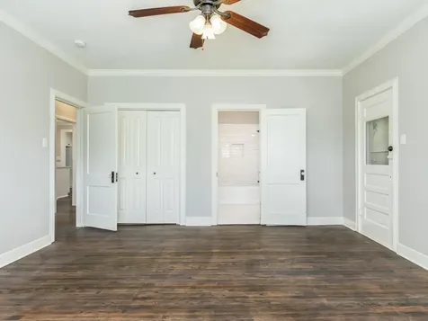4528 Ave R 1/2 Galveston TX 77551