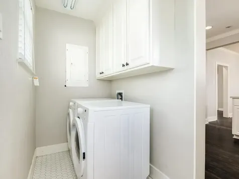 4528 Ave R 1/2 Galveston TX 77551