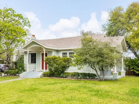 4528 Ave R 1/2 Galveston TX 77551