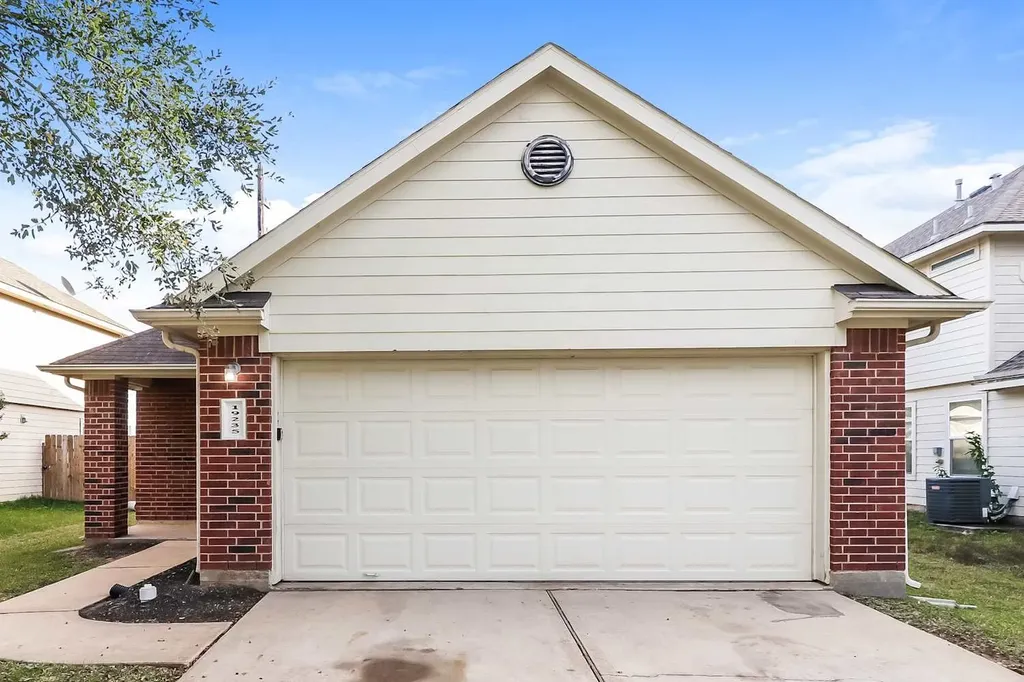 19235 Sandelford Katy TX 77449