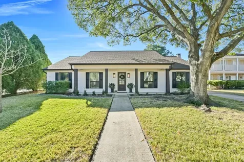 1914 Round Lake Drive Houston TX 77077
