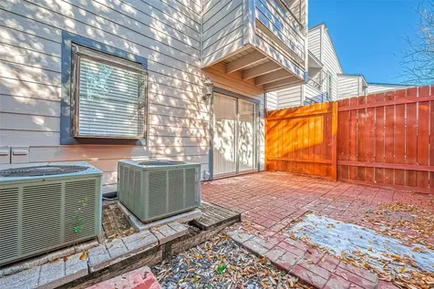 5917 Fairdale Lane 14 Houston TX 77057