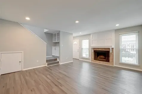 5917 Fairdale Lane 14 Houston TX 77057