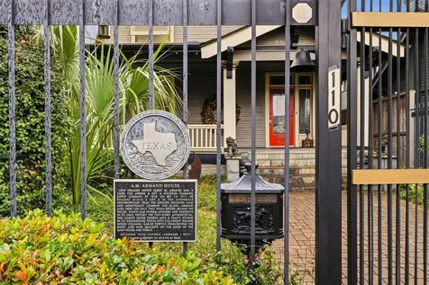 110 Stratford Street Houston TX 77006