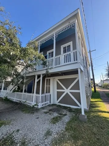 610 14th Street Galveston TX 77550