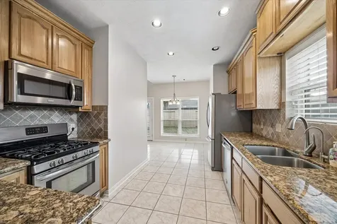 806 Charles Place Baytown TX 77521