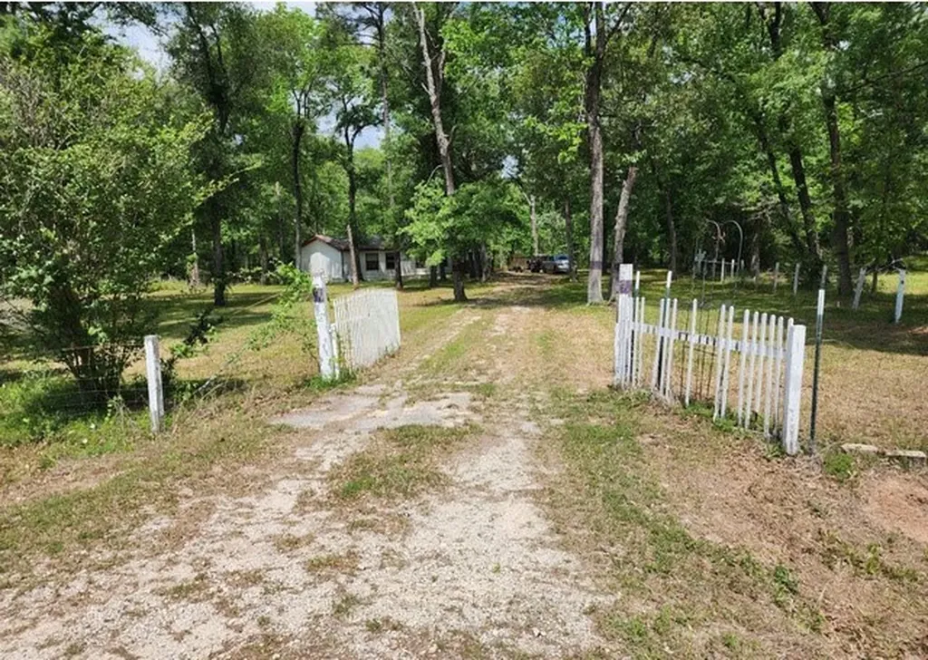 3 Brandon Road Huntsville TX 77320