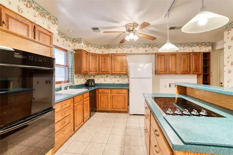 11234 Champion Wood Drive Tomball TX 77375