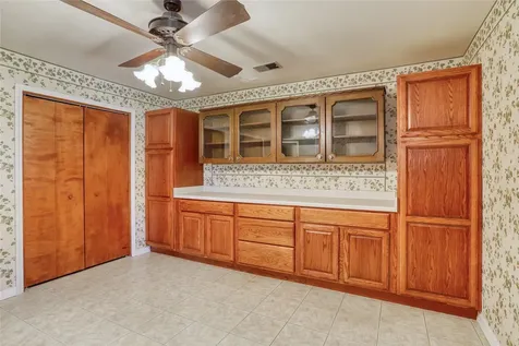 11234 Champion Wood Drive Tomball TX 77375