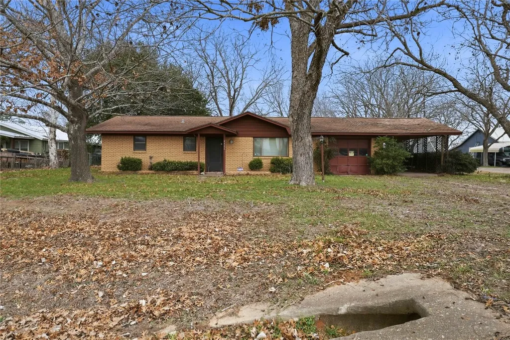 4002 W State Highway 71 La Grange TX 78945