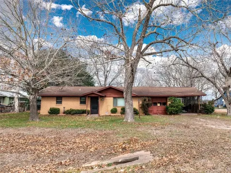 4002 W State Highway 71 La Grange TX 78945