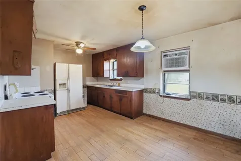 4002 W State Highway 71 La Grange TX 78945