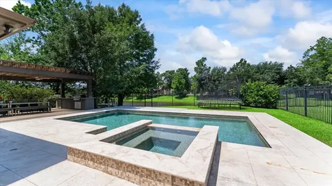 19 Gracenote Place Tomball TX 77375