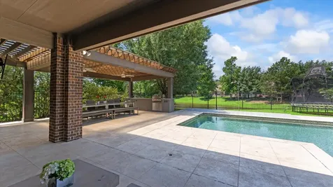 19 Gracenote Place Tomball TX 77375