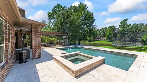 19 Gracenote Place Tomball TX 77375