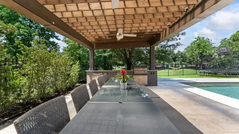 19 Gracenote Place Tomball TX 77375