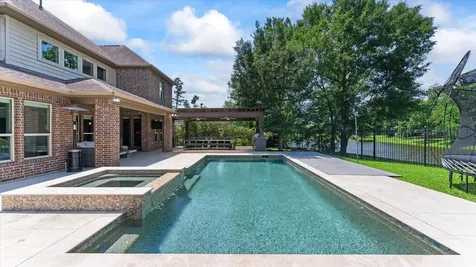 19 Gracenote Place Tomball TX 77375