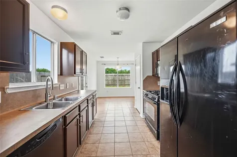 8426 Bay Run Avenue Baytown TX 77521