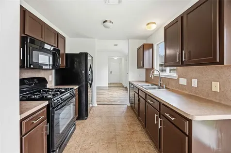 8426 Bay Run Avenue Baytown TX 77521