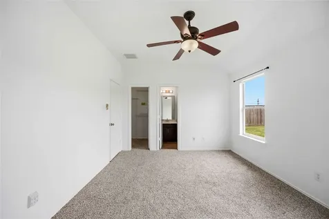 8426 Bay Run Avenue Baytown TX 77521