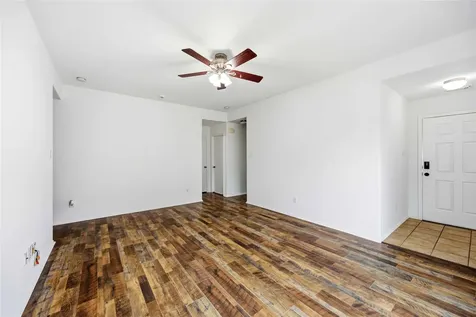 8426 Bay Run Avenue Baytown TX 77521