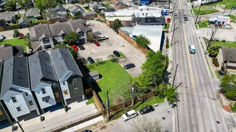 4501 N Main Street Houston TX 77009