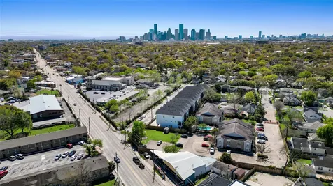 4501 N Main Street Houston TX 77009
