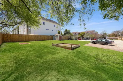 4501 N Main Street Houston TX 77009