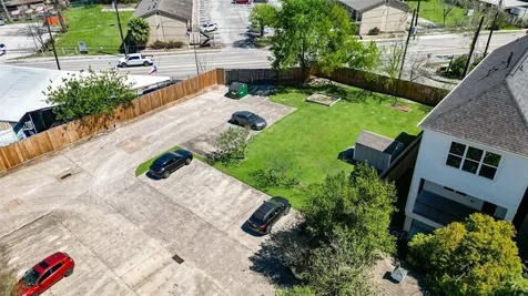 4501 N Main Street Houston TX 77009