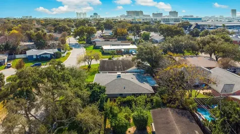 1205 Marine Drive Galveston TX 77550