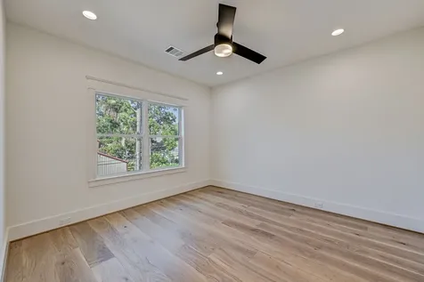 1520 Nicholson Street Houston TX 77008