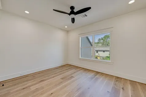 1520 Nicholson Street Houston TX 77008