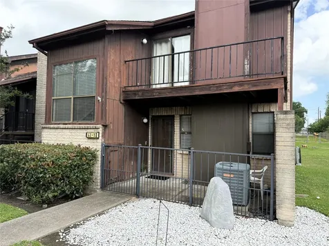 62 Evanston Street 2/5 Houston TX 77015