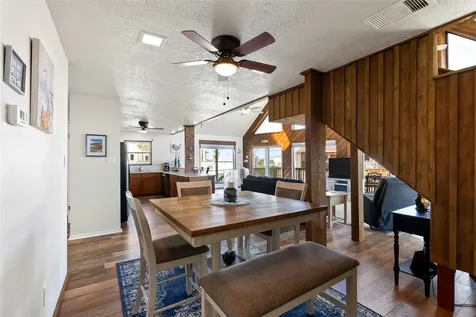 518 Paradise Drive Tiki Island TX 77554