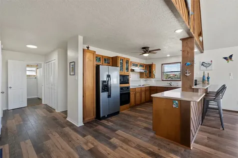 518 Paradise Drive Tiki Island TX 77554