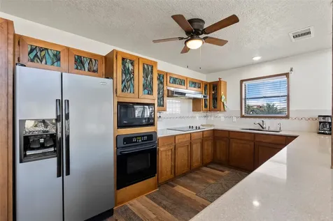 518 Paradise Drive Tiki Island TX 77554