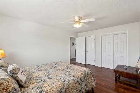 518 Paradise Drive Tiki Island TX 77554