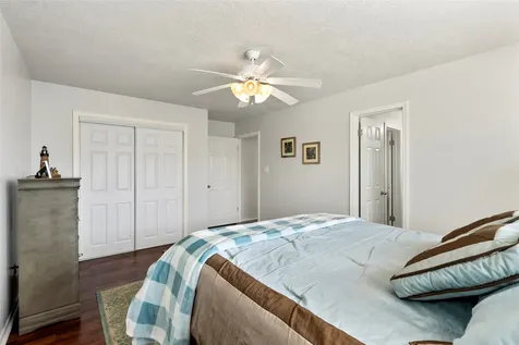518 Paradise Drive Tiki Island TX 77554