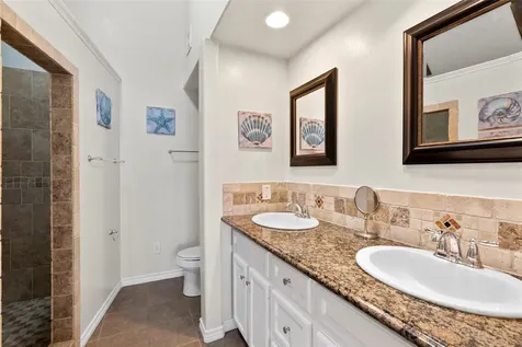 518 Paradise Drive Tiki Island TX 77554