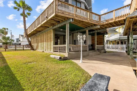 518 Paradise Drive Tiki Island TX 77554