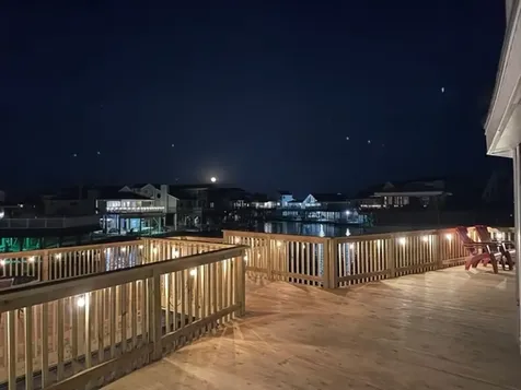 518 Paradise Drive Tiki Island TX 77554