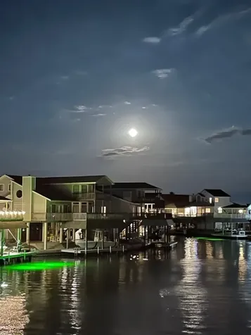 518 Paradise Drive Tiki Island TX 77554