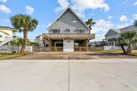 518 Paradise Drive Tiki Island TX 77554