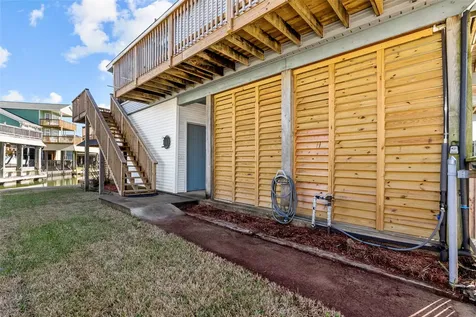 518 Paradise Drive Tiki Island TX 77554