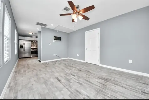 109 N Eastwood Street Houston TX 77011