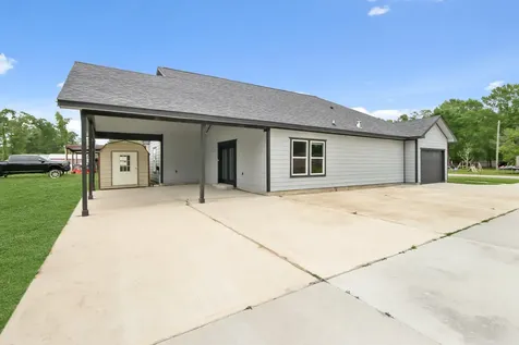 131 S Tyler Road Goodrich TX 77335