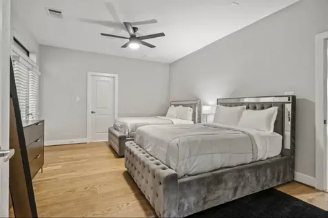 1205 Detering Street Houston TX 77007