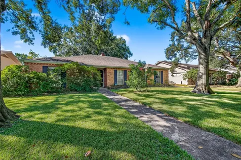 5223 Wigton Drive Houston TX 77096
