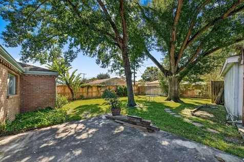5223 Wigton Drive Houston TX 77096